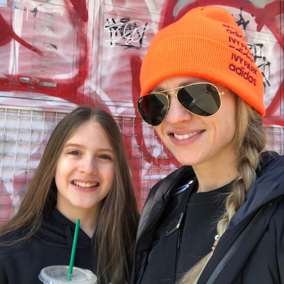 Christel ⭐️Posh Ambassador ⭐️ - Picture 2 of 7